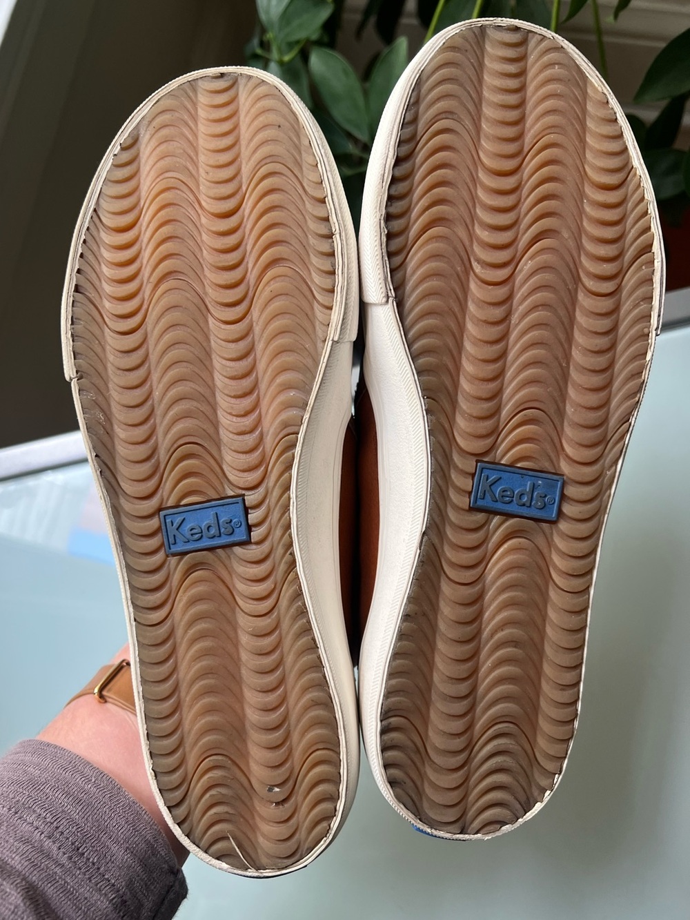 Keds Tan Leather Slip-On Sneakers 6.5 - Picture 2 of 5